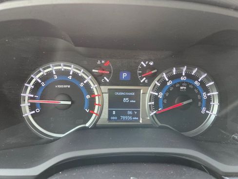 Used 2019 Toyota 4Runner SR5 AWD/4WD image 19