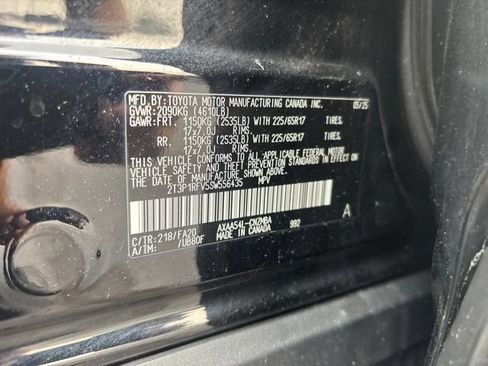 Used 2025 Toyota RAV4 XLE AWD/4WD image 32