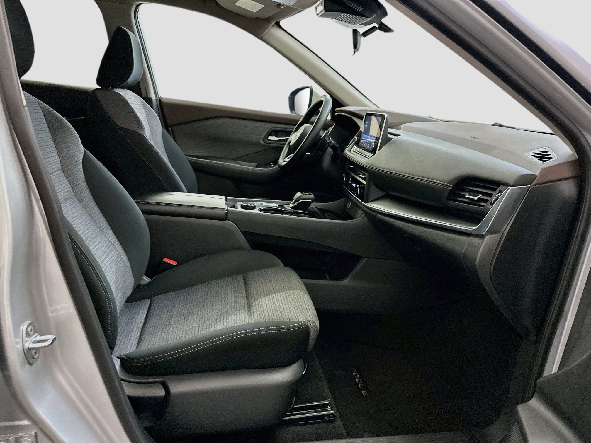Used 2023 Nissan Rogue SV AWD/4WD image 31