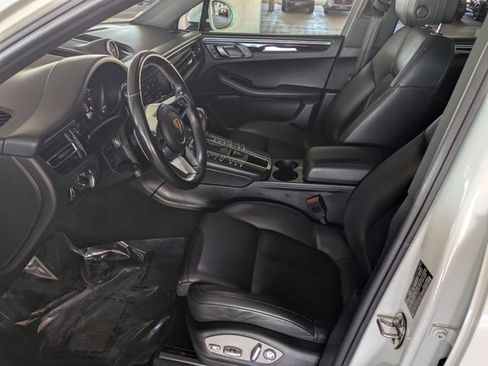 Used 2019 Porsche Macan image 16