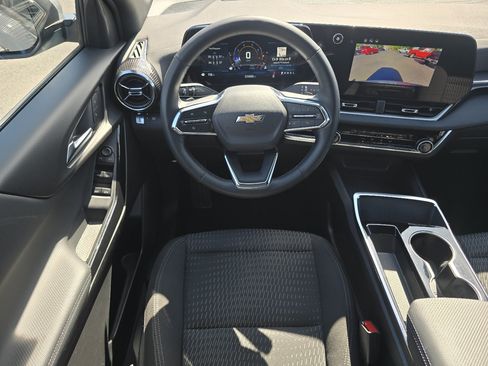 Used 2025 Chevrolet Equinox LT FWD image 30