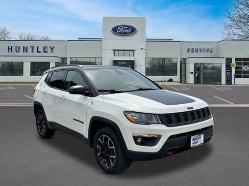 Used 2020 Jeep Compass Trailhawk w/ Cold Weather Group AWD/4WD image 3