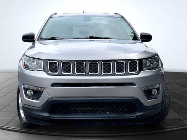 Used 2018 Jeep Compass Latitude AWD/4WD image 3