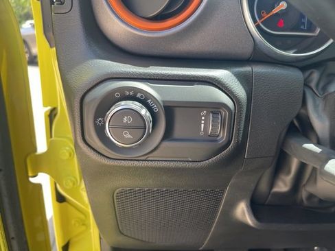 Used 2023 Jeep Gladiator Mojave w/ Cold Weather Group AWD/4WD image 19