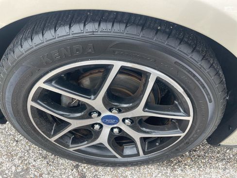 Used 2017 Ford Focus SEL FWD image 10