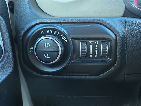 Used 2021 Jeep Gladiator Overland image 26