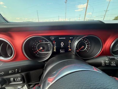 Used 2020 Jeep Wrangler Unlimited Rubicon AWD/4WD image 17