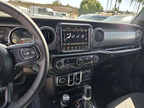 Certified 2023 Jeep Wrangler Unlimited AWD/4WD image 15