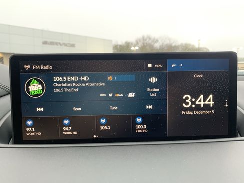 Used 2023 Acura MDX SH-AWD w/ Technology Package image 23