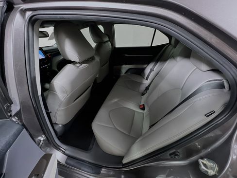 Used 2021 Toyota Camry XLE image 29