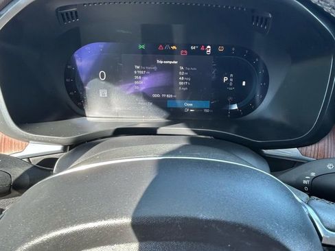 Used 2023 Volvo XC60 B5 Plus image 10