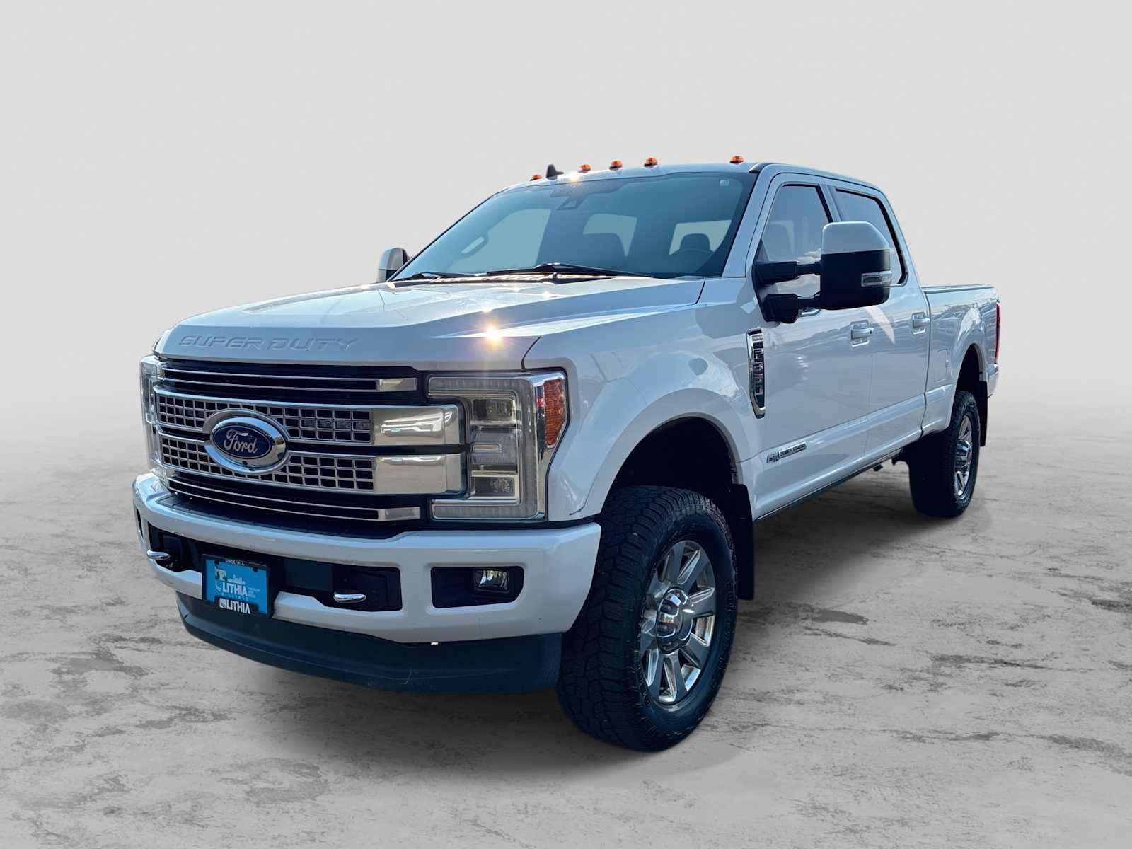 Used 2019 Ford F350 Platinum w/ Platinum Ultimate Package AWD/4WD image 1