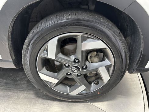 Certified 2023 Hyundai Venue SEL FWD image 12