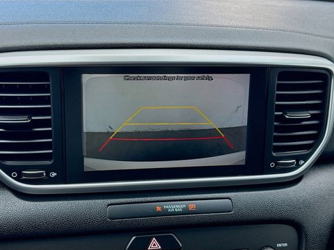 Used 2021 Kia Sportage LX image 10