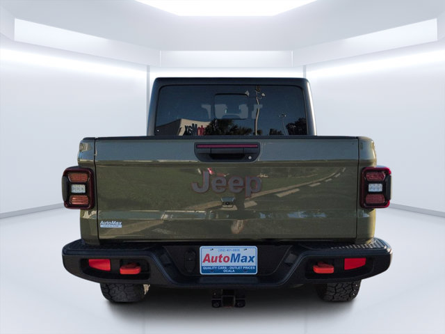Used 2025 Jeep Gladiator Mojave w/ Convenience Group AWD/4WD image 4