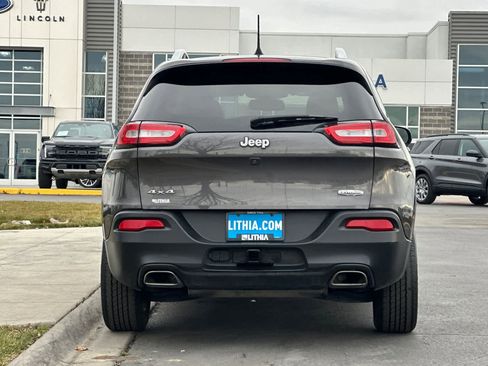 Used 2018 Jeep Cherokee Latitude Plus w/ Cold Weather Group image 7