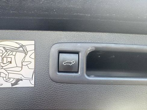 Certified 2024 Toyota Highlander XLE image 11