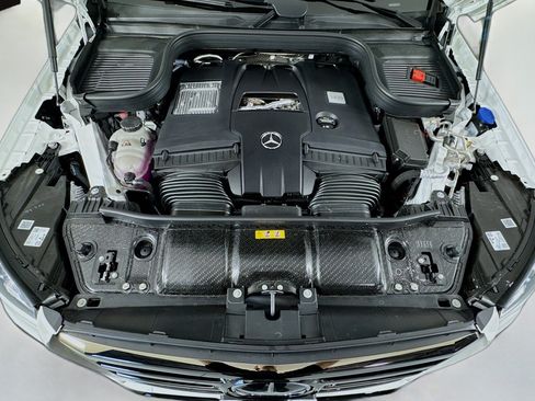 New 2026 Mercedes-Benz GLS 580 4MATIC image 11