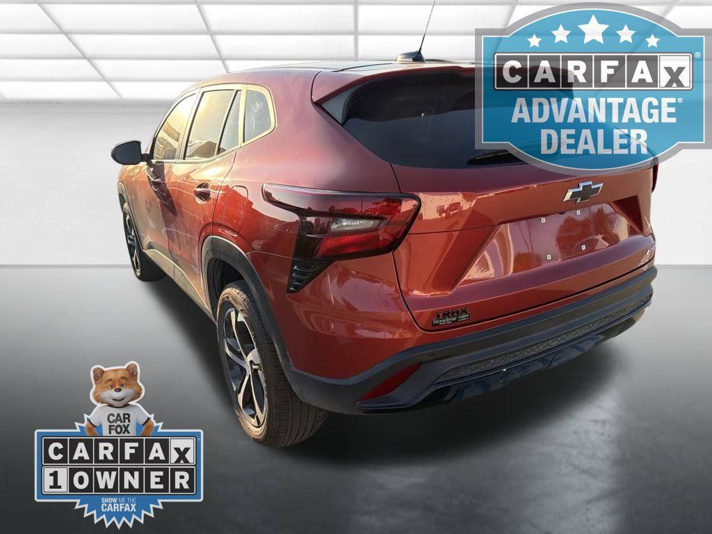 Used 2024 Chevrolet Trax RS w/ Driver Confidence Package FWD image 5