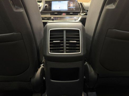 Used 2025 Kia Sportage EX w/ EX Premium Package image 19