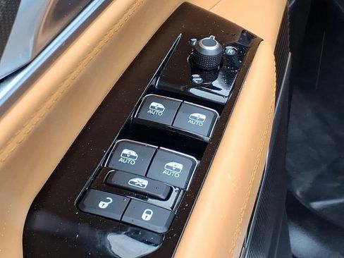 Used 2023 Jeep Grand Wagoneer Series III w/ Rear Seat Video Group 1 AWD/4WD image 12