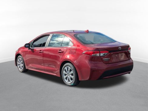 Used 2022 Toyota Corolla LE image 5