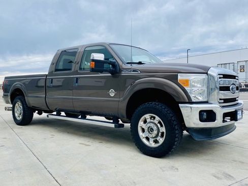 Used 2015 Ford F250 XLT w/ XLT Premium Package image 3