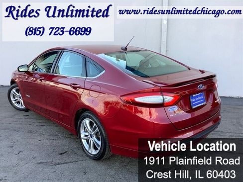 Used 2015 Ford Fusion SE image 4