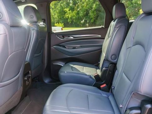 Used 2023 Buick Enclave Essence image 12