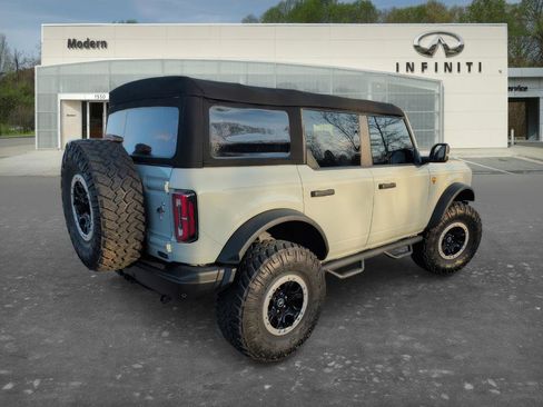 Used 2022 Ford Bronco Badlands image 4