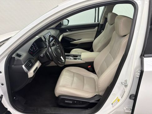 Used 2021 Honda Accord Touring image 9