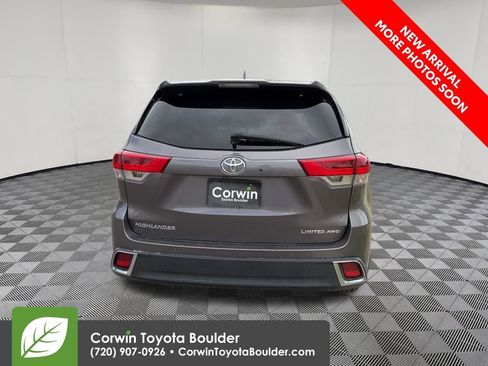 Used 2019 Toyota Highlander Limited Platinum AWD/4WD image 6