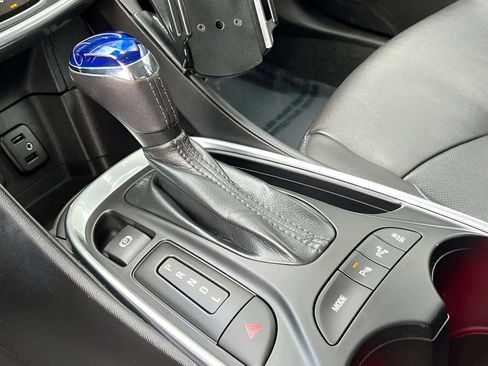 Used 2017 Chevrolet Volt Premier w/ Driver Confidence II Package FWD image 22