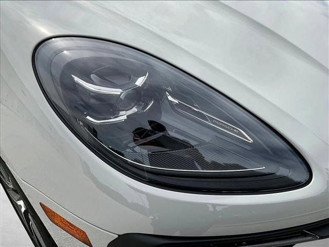 Used 2024 Porsche Macan Turbo AWD/4WD image 29