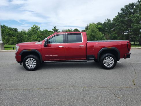 Certified 2022 GMC Sierra 2500 Denali w/ Denali Ultimate Package AWD/4WD image 2