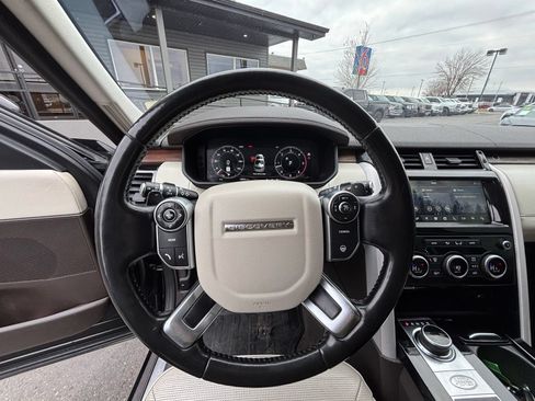 Used 2018 Land Rover Discovery HSE Luxury AWD/4WD image 28