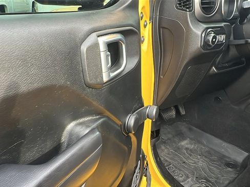 Used 2019 Jeep Wrangler Sport image 12