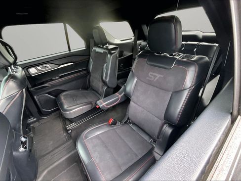 Used 2025 Ford Explorer ST AWD/4WD image 18