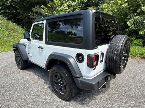 Used 2026 Jeep Wrangler Sport AWD/4WD image 8