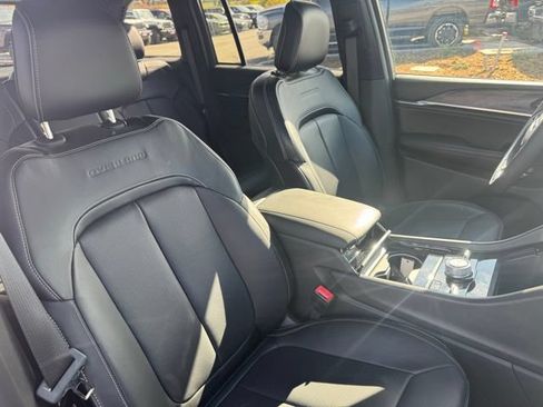 Certified 2025 Jeep Grand Cherokee Overland AWD/4WD image 25