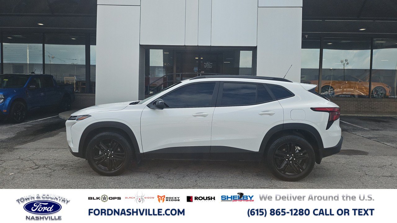 Used 2024 Chevrolet Trax ACTIV w/ Sunroof Package FWD image 2