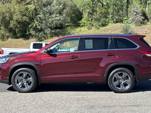 Used 2019 Toyota Highlander Limited Platinum AWD/4WD image 7