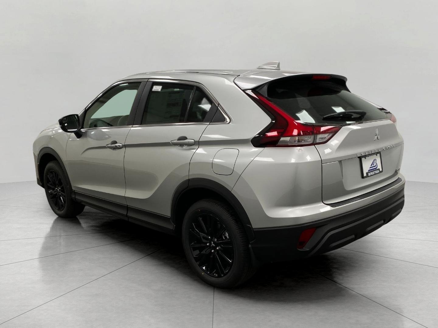 New 2026 Mitsubishi Eclipse Cross LE AWD/4WD image 6
