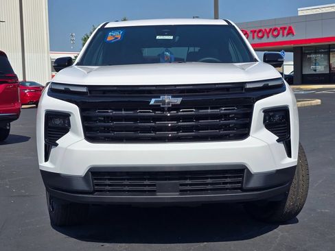 Used 2026 Chevrolet Traverse LT w/ Midnight/Sport Edition FWD image 3
