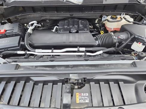 Used 2024 Chevrolet Silverado 1500 LT AWD/4WD image 30
