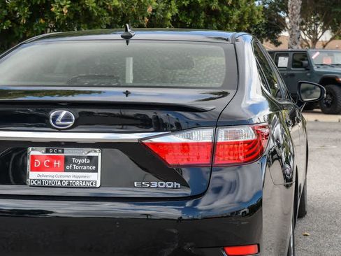 Used 2014 Lexus ES 300h w/ Luxury Package w/Bamboo Trim FWD image 6