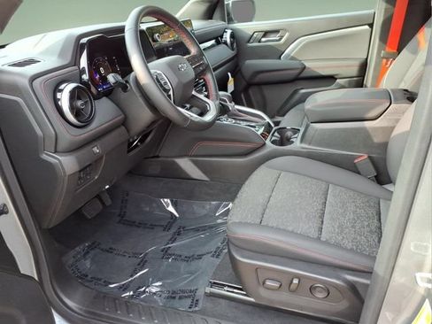 Used 2023 Chevrolet Colorado Z71 w/ Z71 Convenience Package 2 AWD/4WD image 11