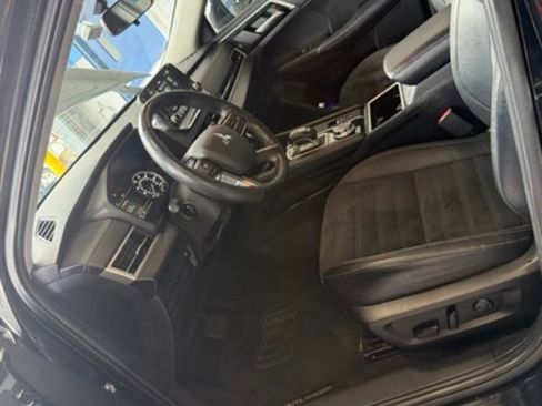 Used 2023 Mitsubishi Outlander SE FWD image 5