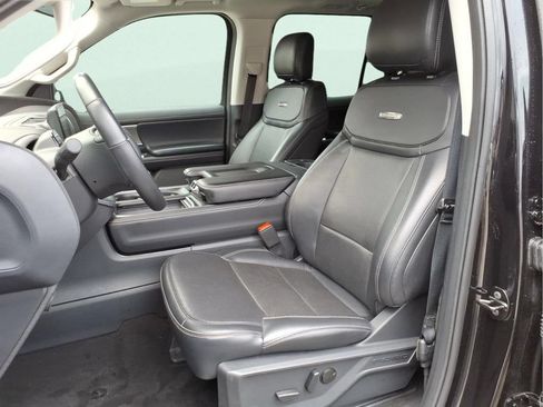 Used 2025 Ford Expedition Platinum AWD/4WD image 10
