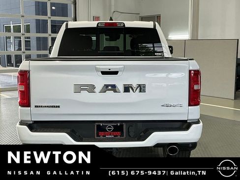 Used 2025 RAM 1500 Big Horn AWD/4WD image 23